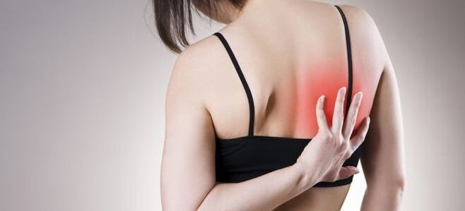 Povečana bolečina v hrbtu pri gibanju je znak torakalne osteohondroze